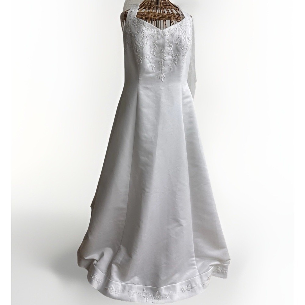 Fiesta 2XL White Satin Formal Wedding Dress Floral Embroidery Beadwork A-Line